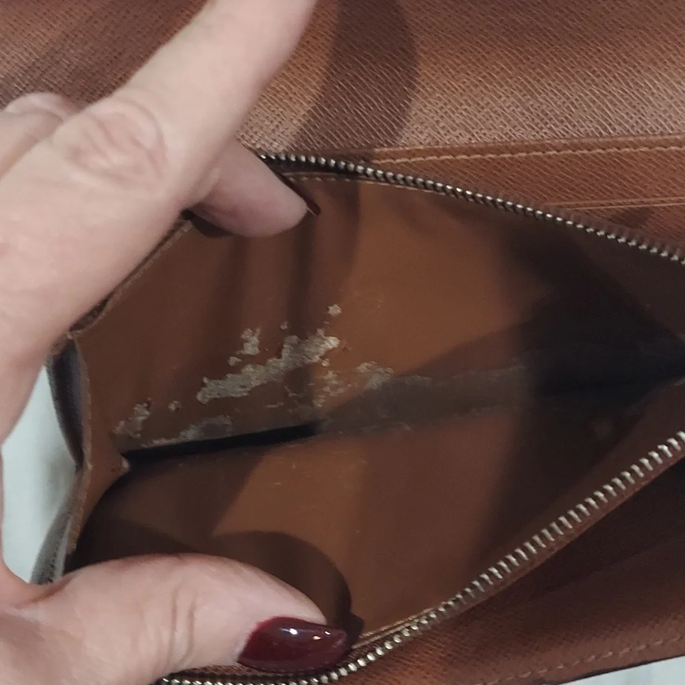 Authentic Louis Vuitton Long Monogram Sara Wallet